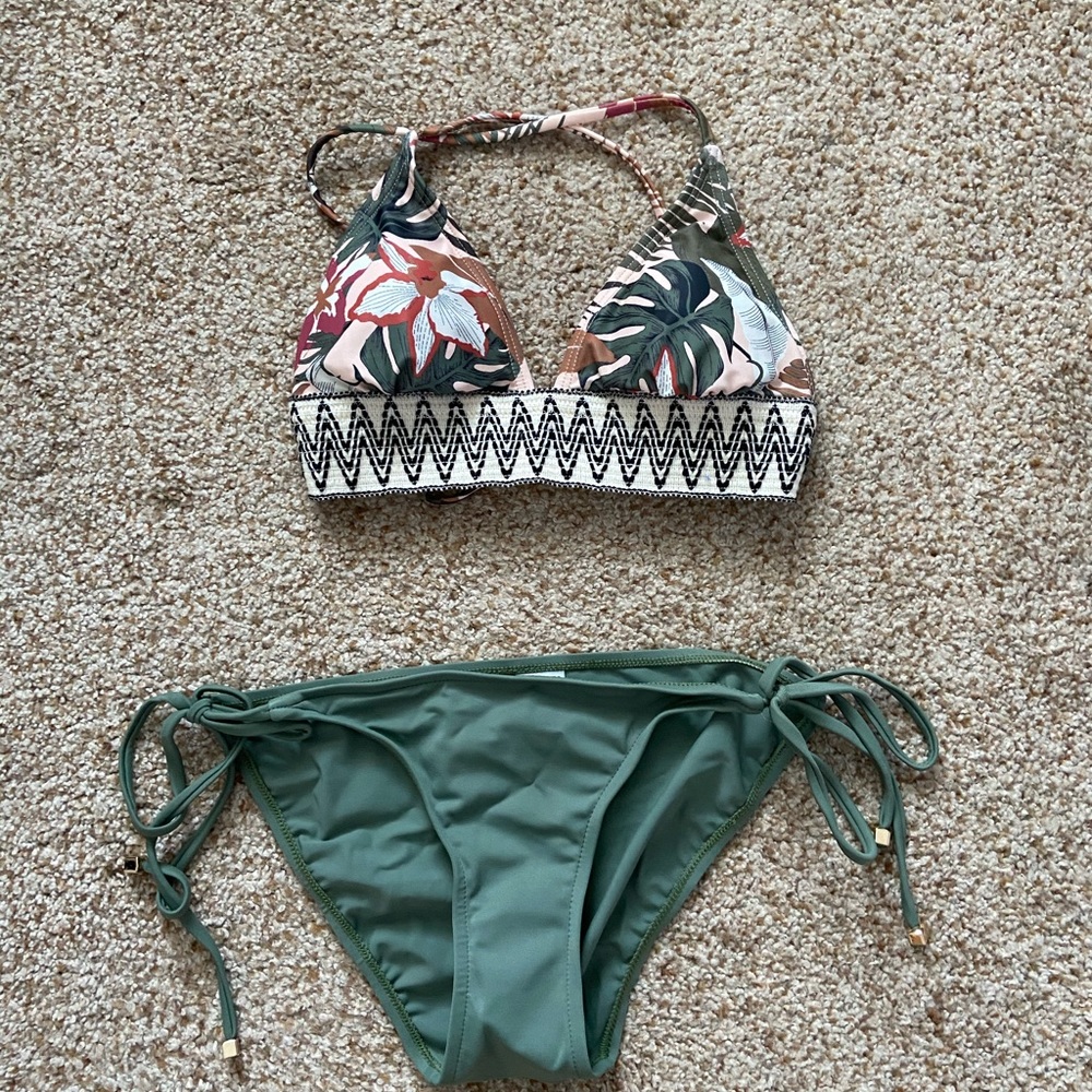 NEW Venus Bikini Set